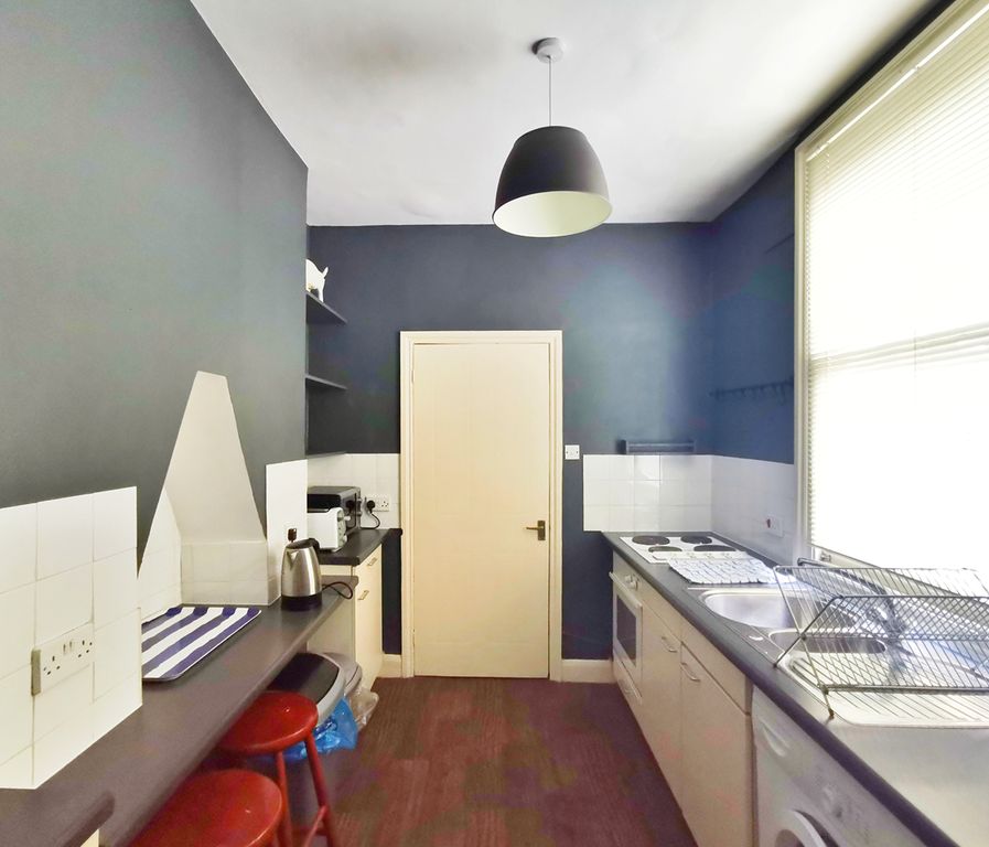 Property photo 3 of 35