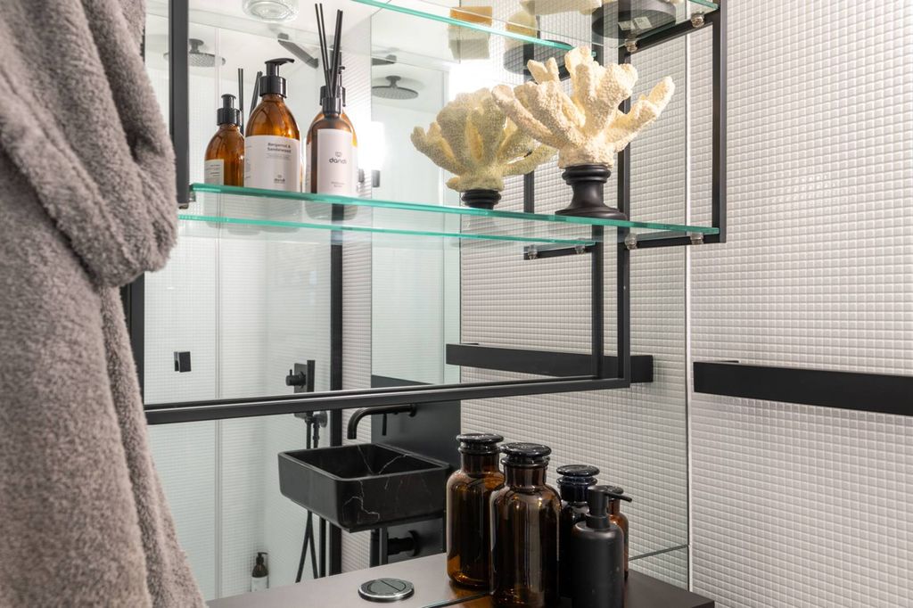 Property photo 2 of 34