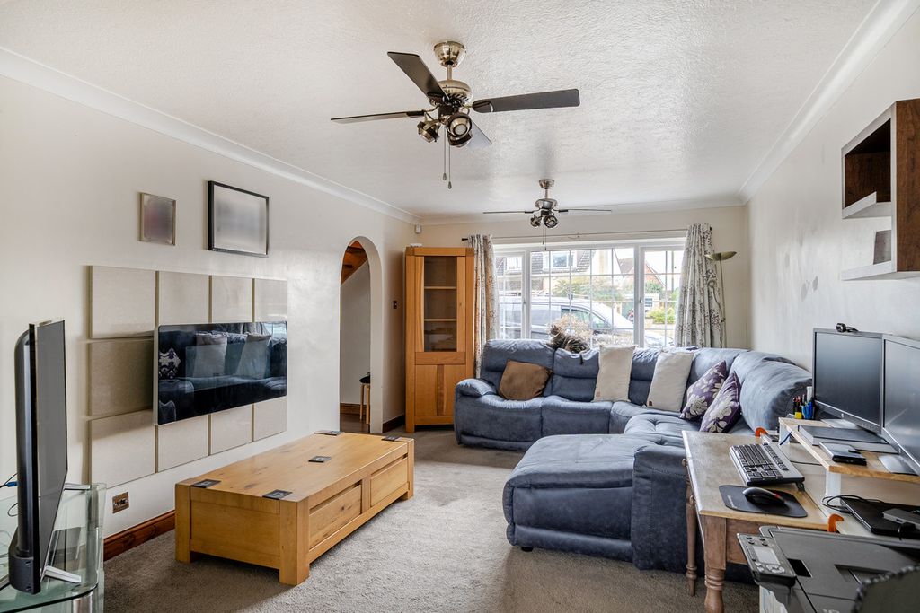 Property photo 3 of 19