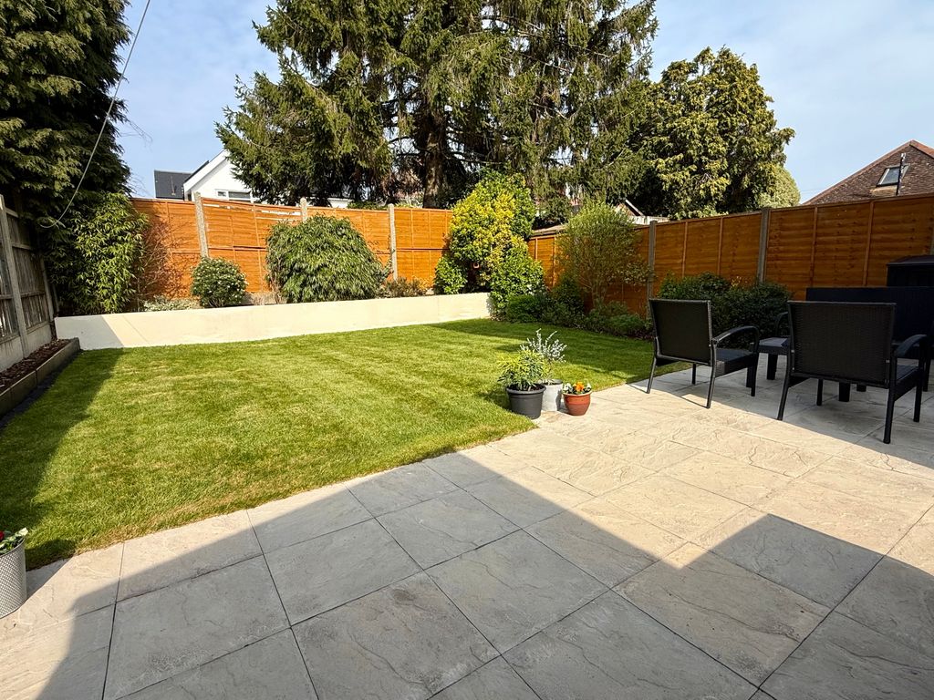 Property photo 2 of 18 Garden