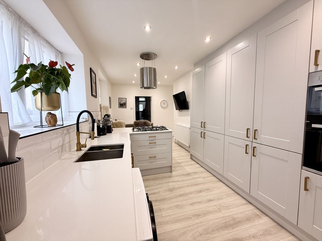 Property photo 3 of 21 Photo 22