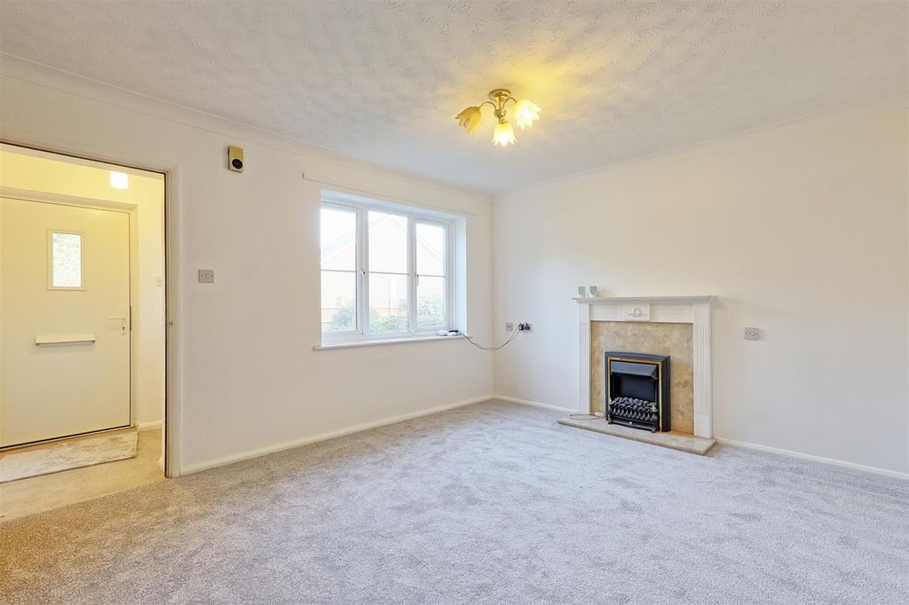 Property photo 2 of 19 Img_3854_5_6_Easyhdr-Interior3.Jpg