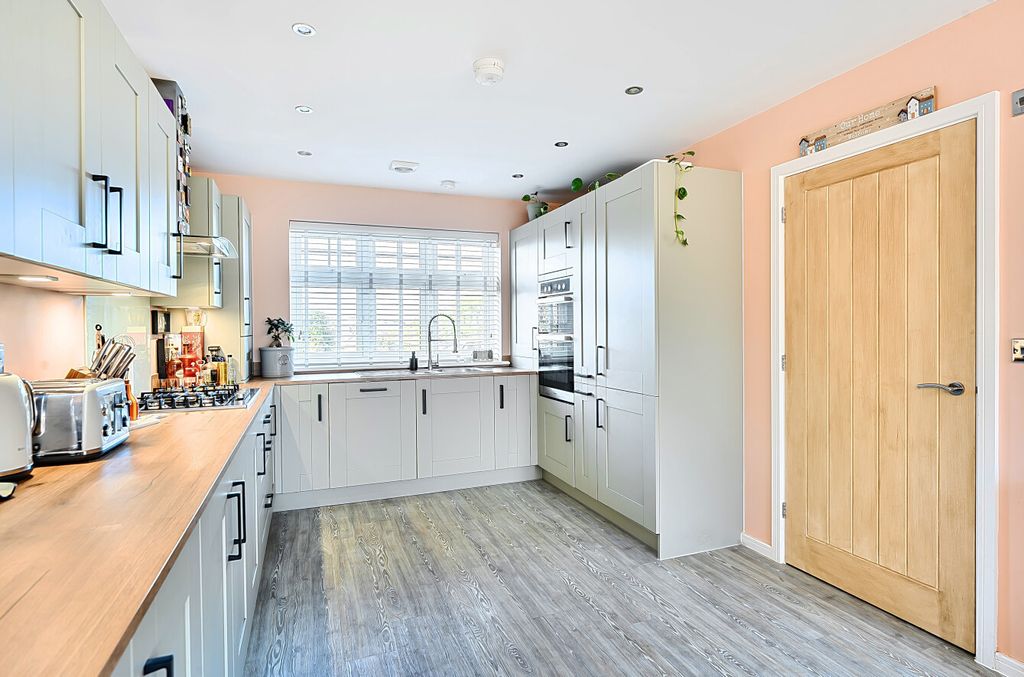 Property photo 3 of 18 1522450 (9).Jpg