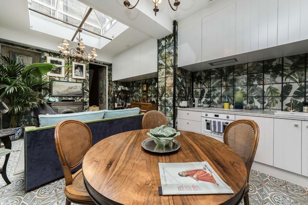 Property photo 2 of 5