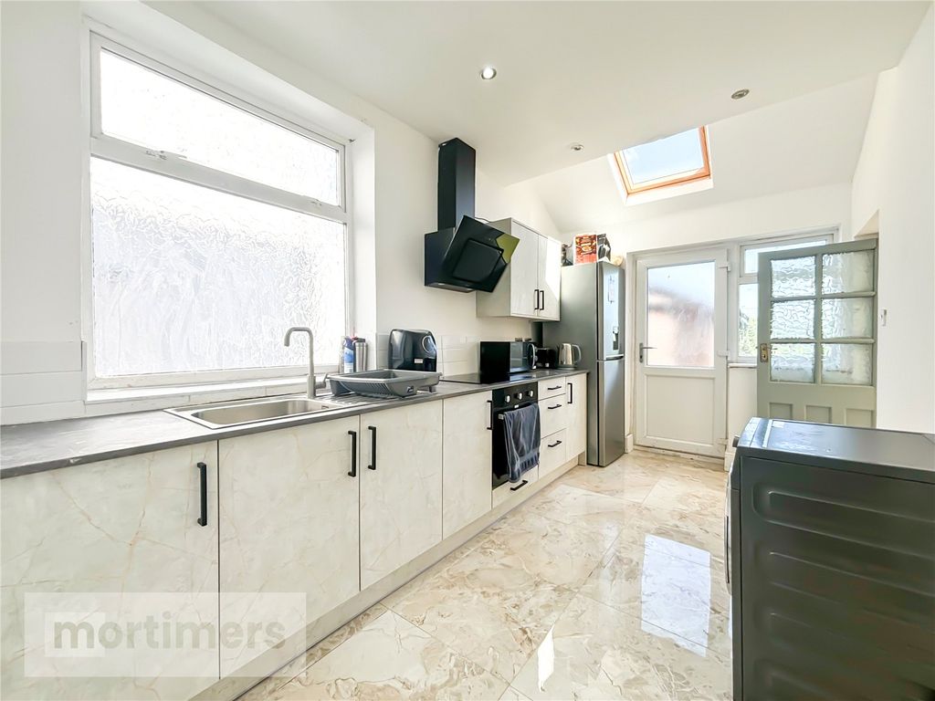 Property photo 2 of 26 Kitchen