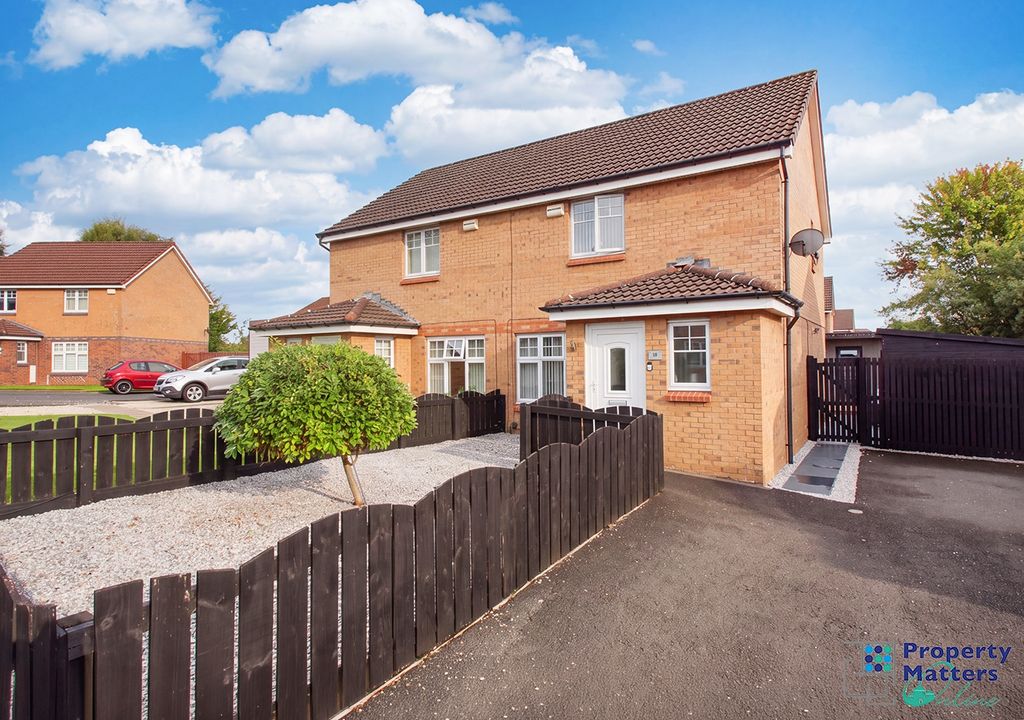 Property photo 1 of 20 2 Bedroom Semi Detached Villa
