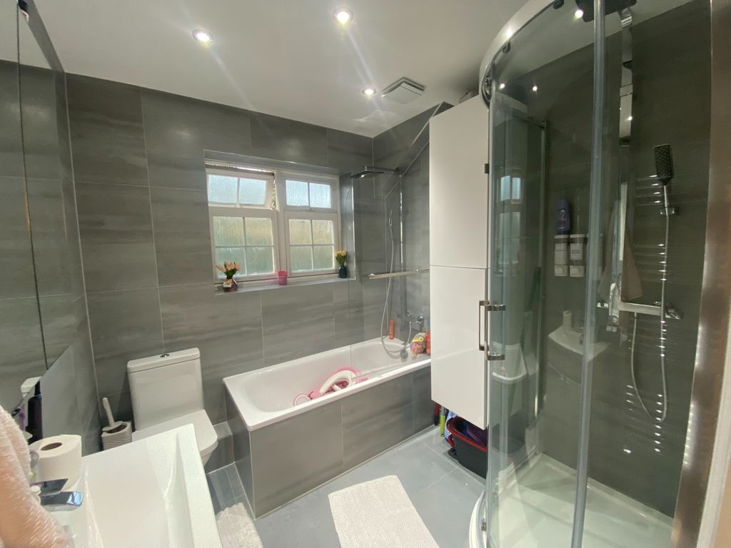 Property photo 3 of 7 Photo 3