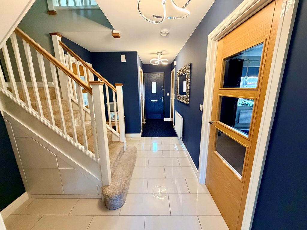 Property photo 3 of 39