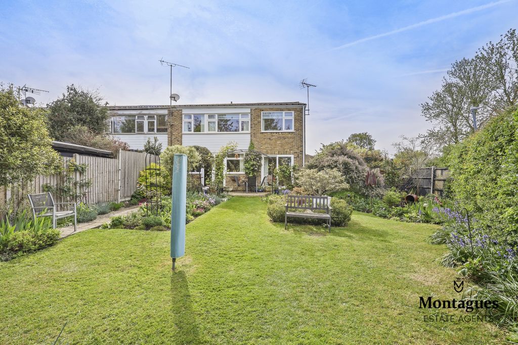 Property photo 2 of 30 Photo 27