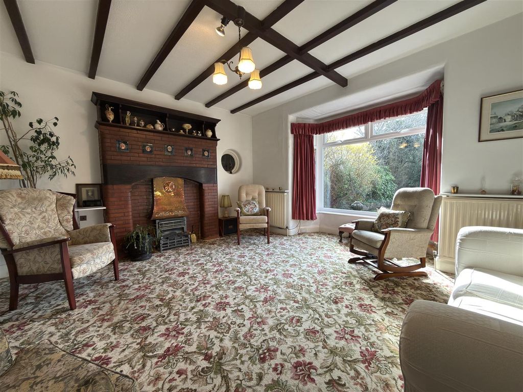 Property photo 3 of 19 Sitting Room