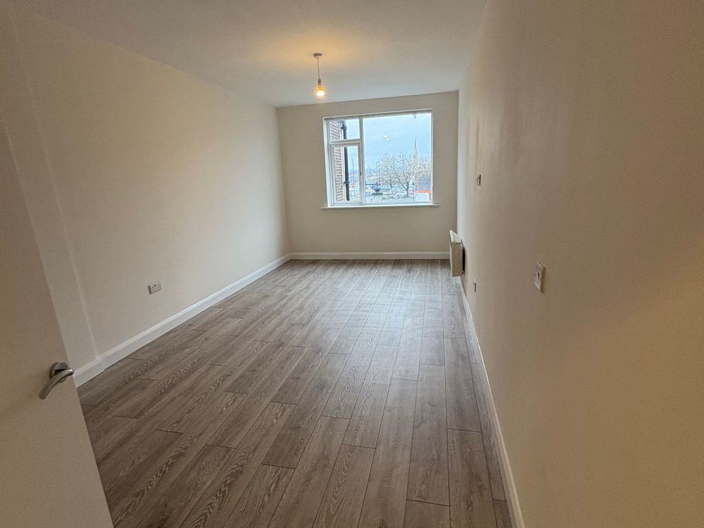 Property photo 1 of 6 Lounge