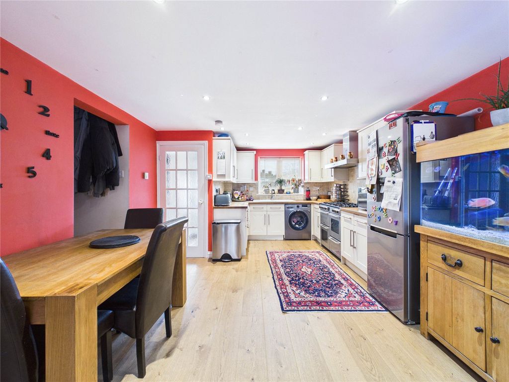 Property photo 3 of 24 Picture No. 16