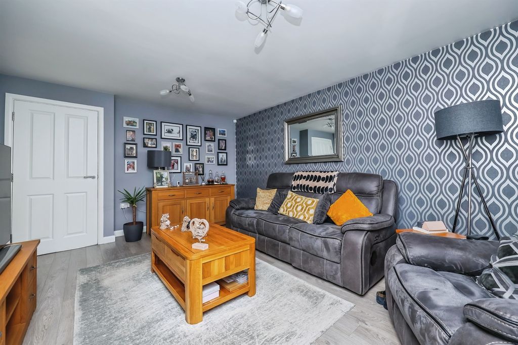 Property photo 2 of 24