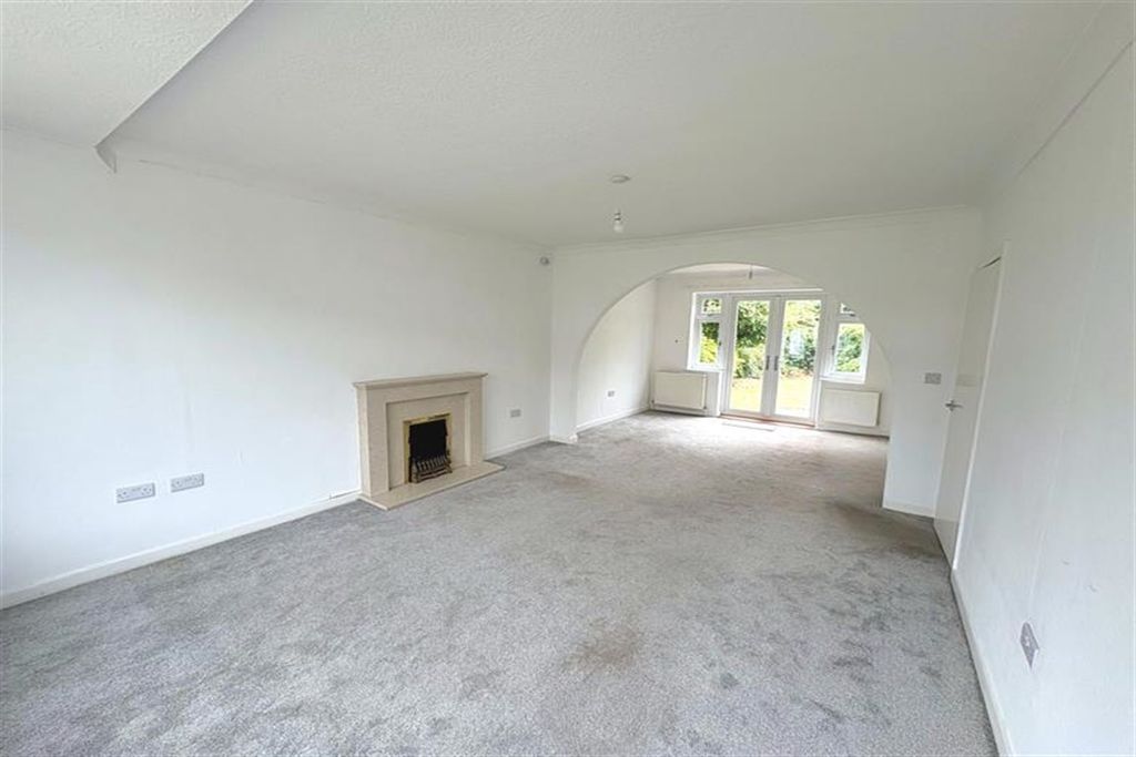 Property photo 3 of 13 (Main)