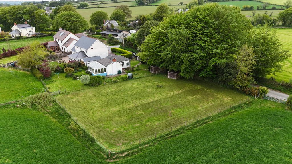 Property photo 2 of 14