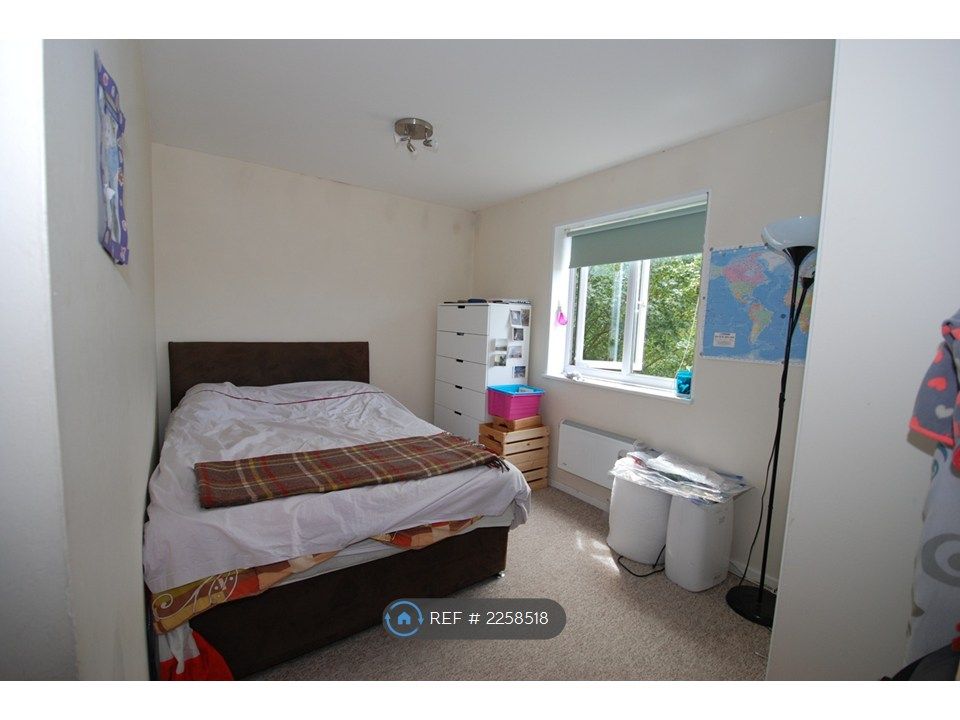 Property photo 3 of 10 Bedroom 1