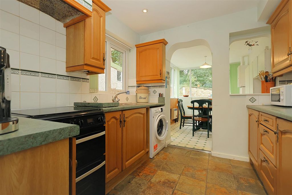 Property photo 3 of 18 Kitchen