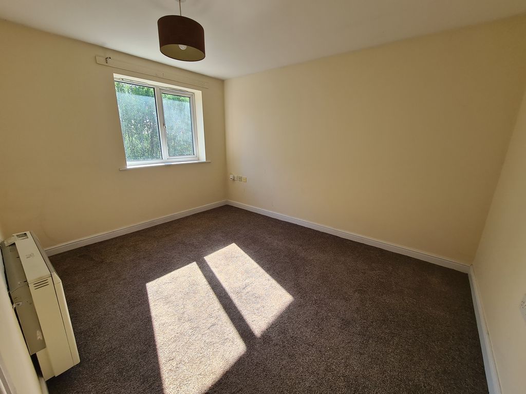 Property photo 2 of 4 Living Room