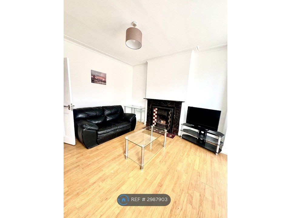Property photo 3 of 28