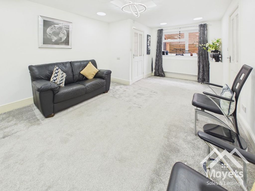 Property photo 2 of 30