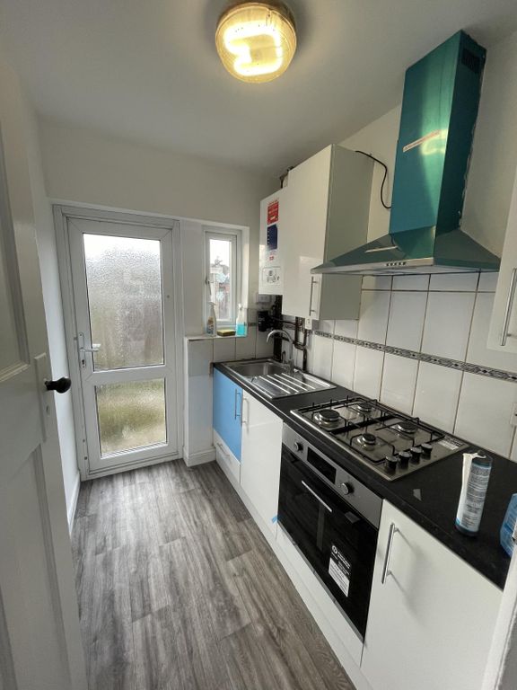 Property photo 1 of 10 3 Bed Semi-Detached House