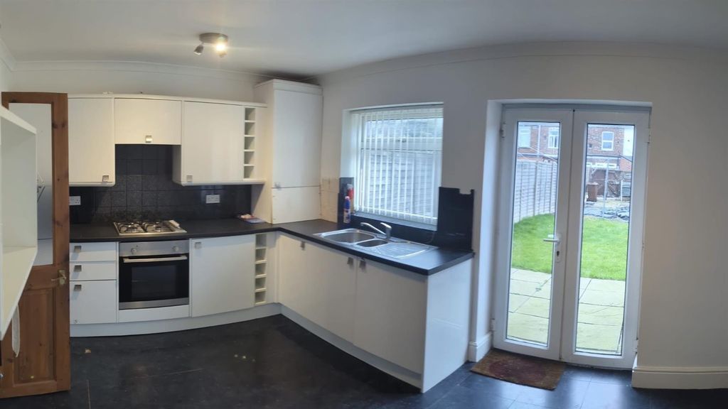 Property photo 3 of 9 8Ea87d62-A76F-4016-Bd1B-4B43289d7c56.Jpg