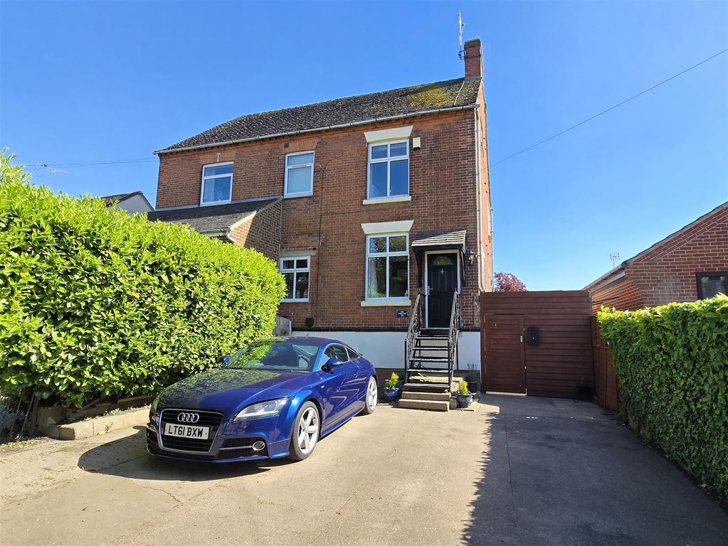 Property photo 2 of 36 Frontage And Driveway