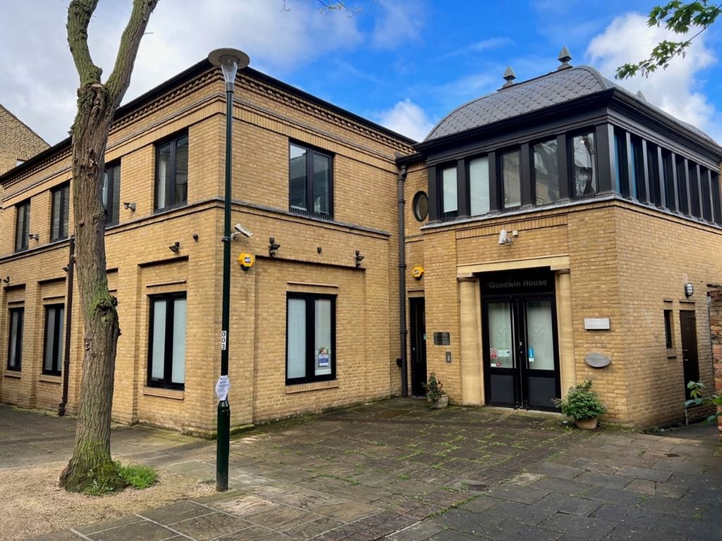Property photo 1 of 3