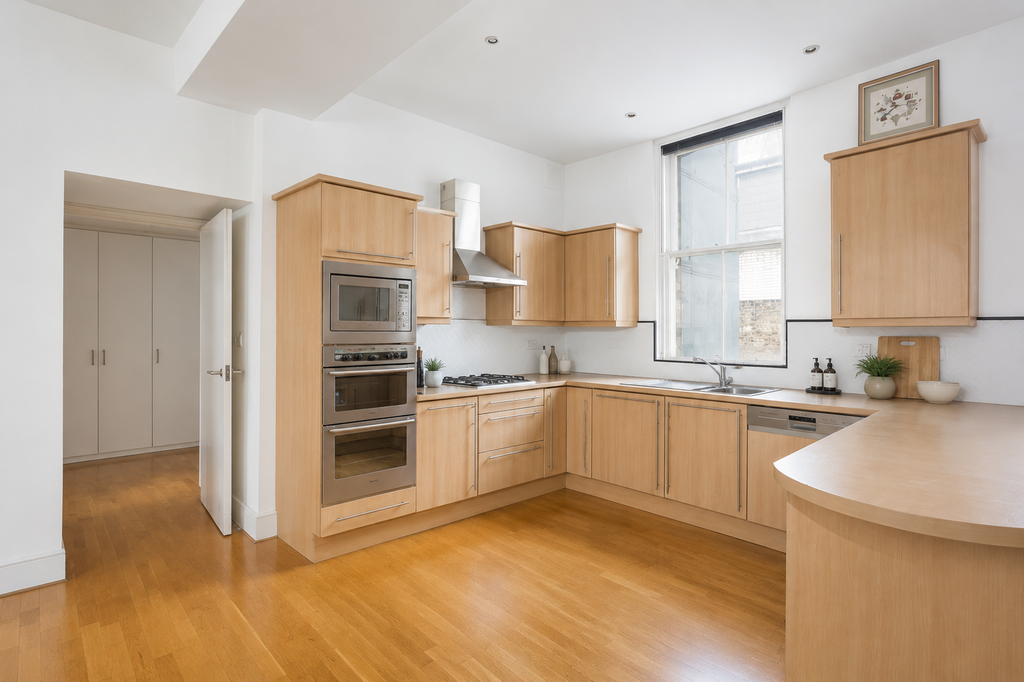 Property photo 2 of 10 Kitchen