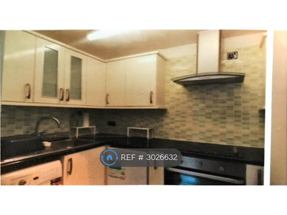 Property photo 2 of 10 Kitchen