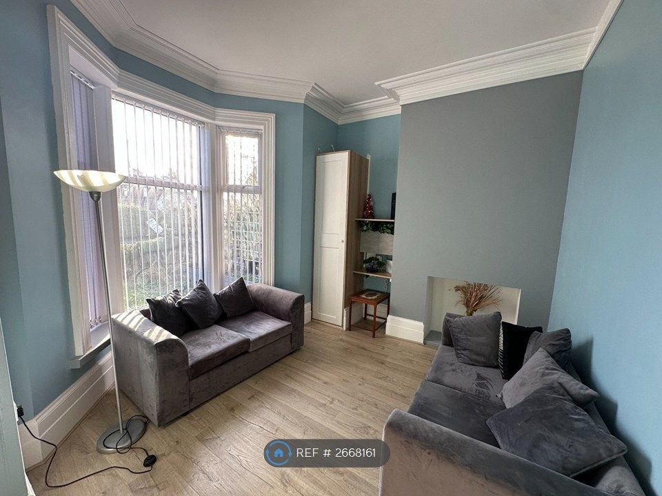 Property photo 3 of 9 Communal Living Room