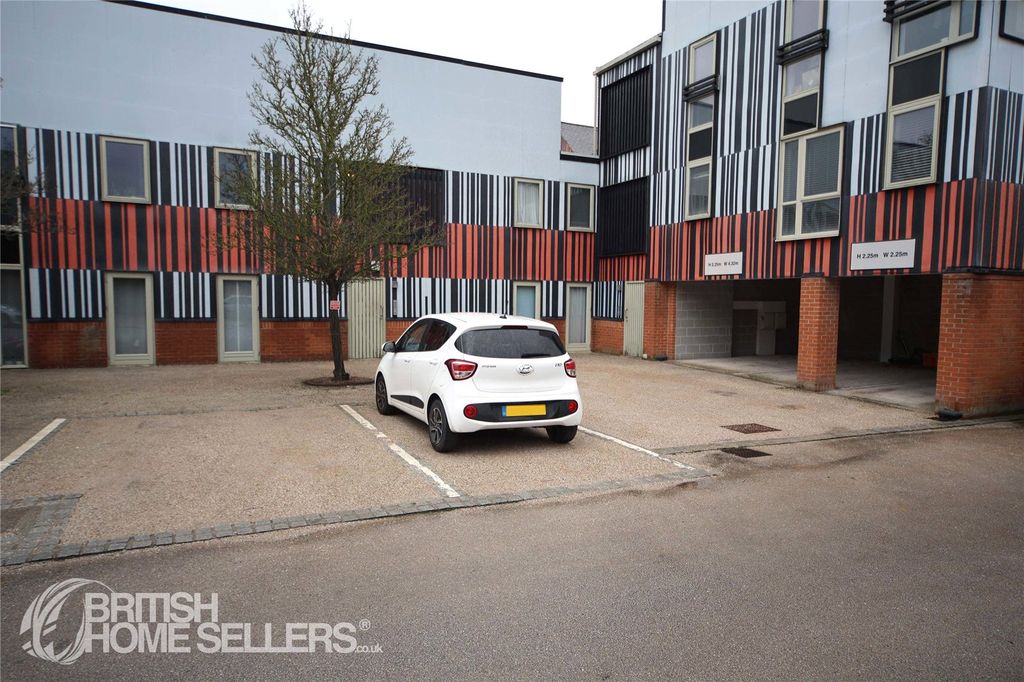 Property photo 1 of 10 Picture No. 12