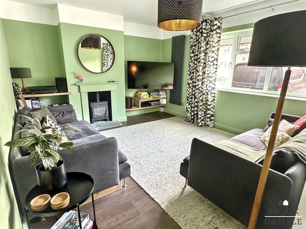 Property photo 2 of 17 01323 438506