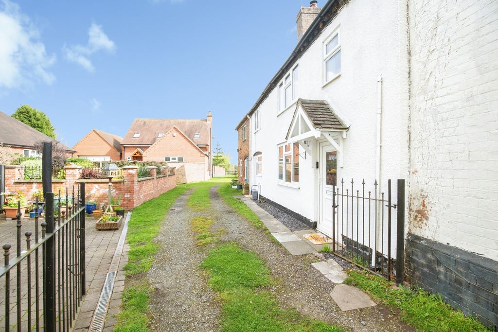 Property photo 2 of 13 8F01970E-Mw26-100