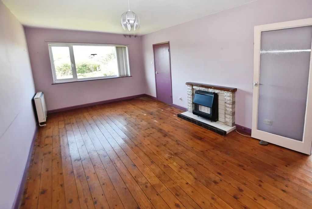 Property photo 2 of 13 Picture 2