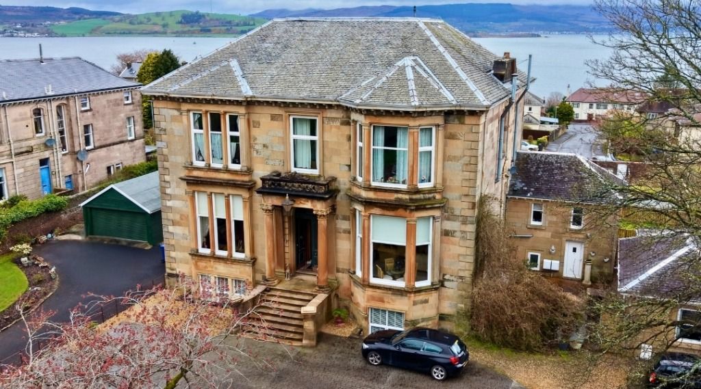 Property photo 2 of 43