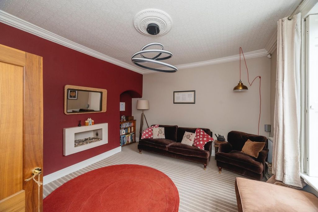 Property photo 3 of 36 Ground Floor