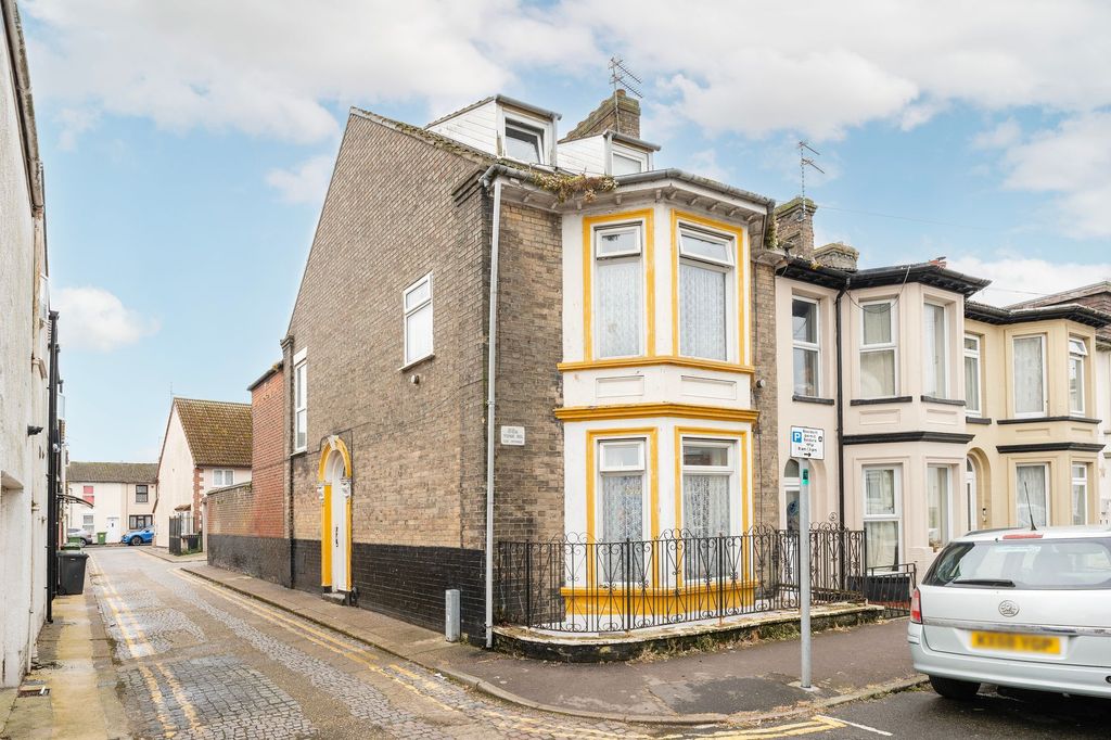 Property photo 1 of 26