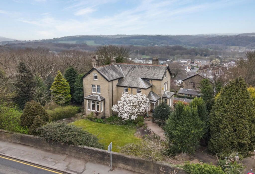Property photo 1 of 17