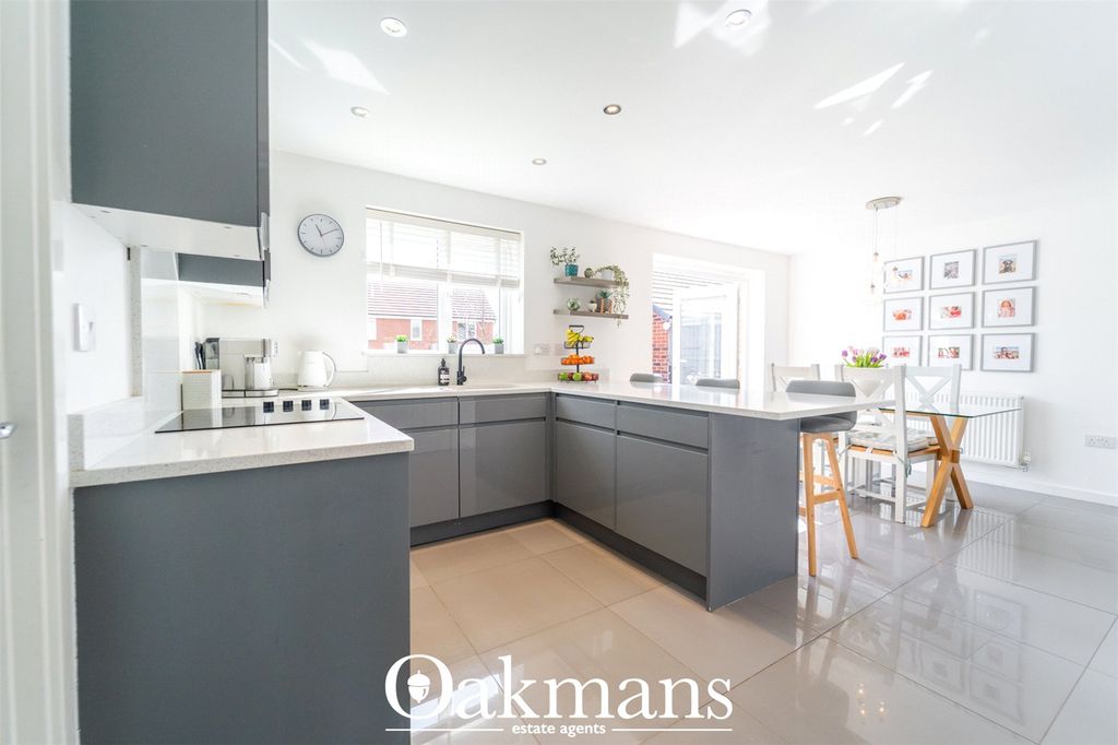 Property photo 3 of 34 Picture No. 32