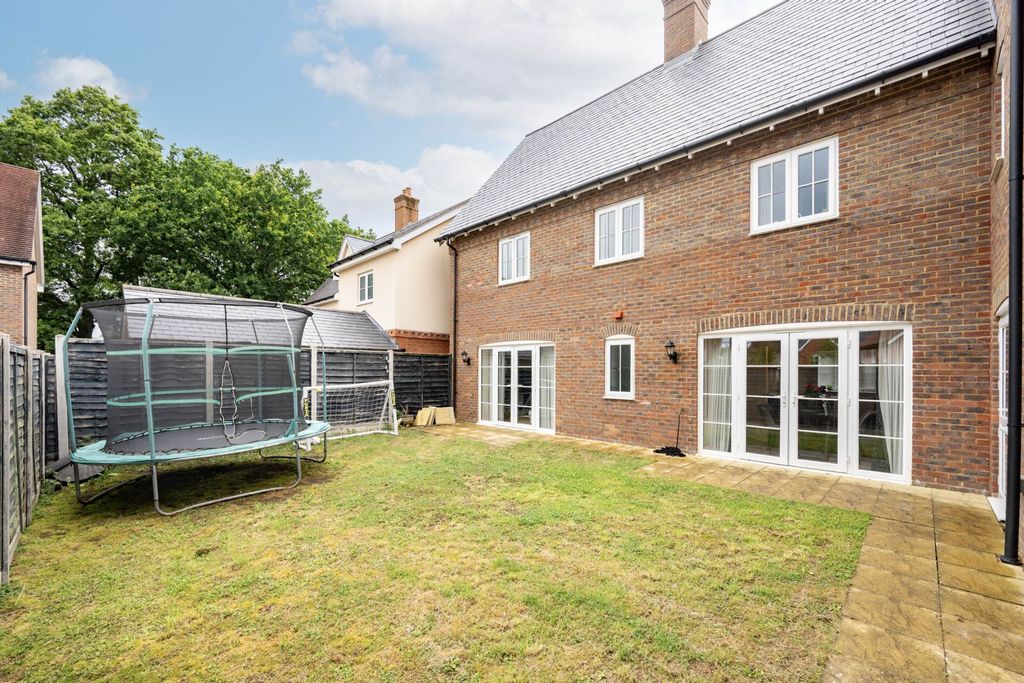 Property photo 2 of 31