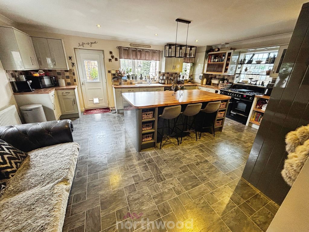 Property photo 3 of 30