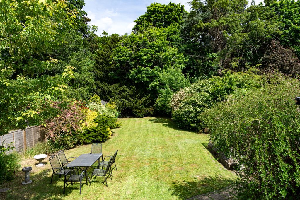 Property photo 2 of 14 Garden