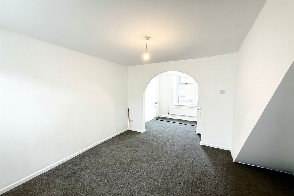 Property photo 3 of 13 Gallery