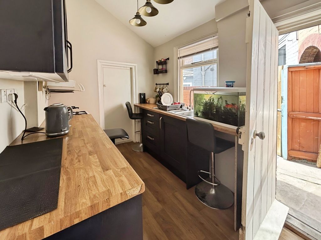 Property photo 2 of 20 Kitchen