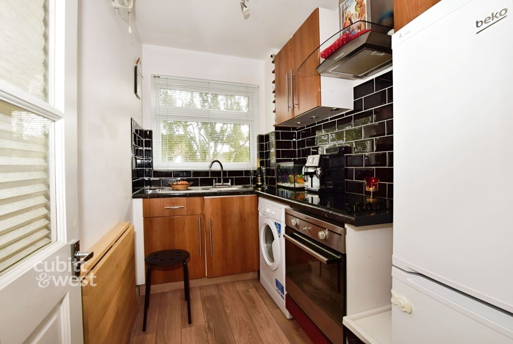 Property photo 1 of 9 751E820d-Fileacce...