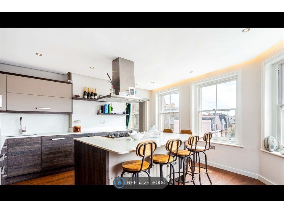 Property photo 1 of 11 Kitchen