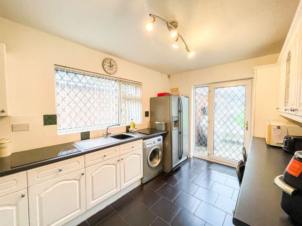 Property photo 2 of 17 3673354