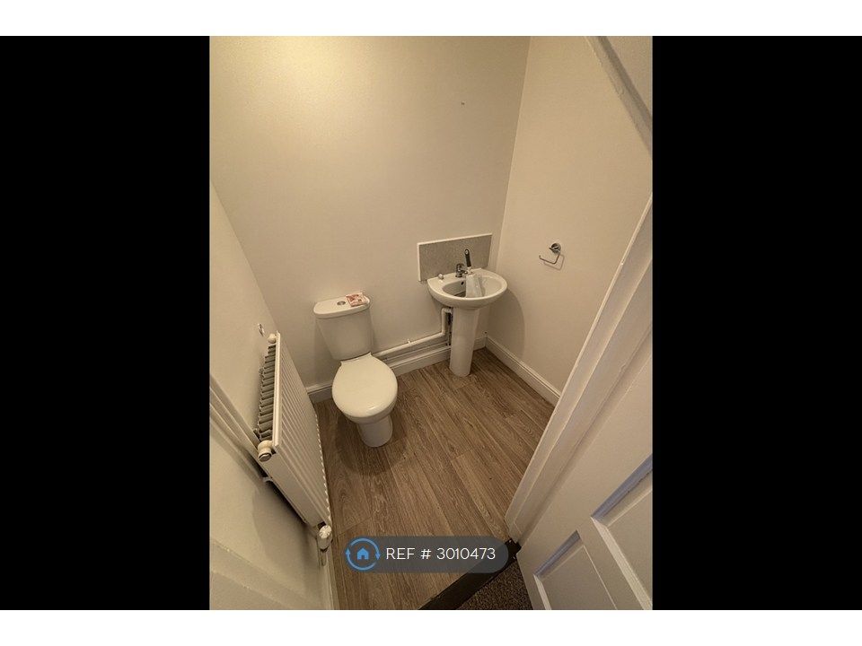 Property photo 3 of 13 Downs Stairs W.c