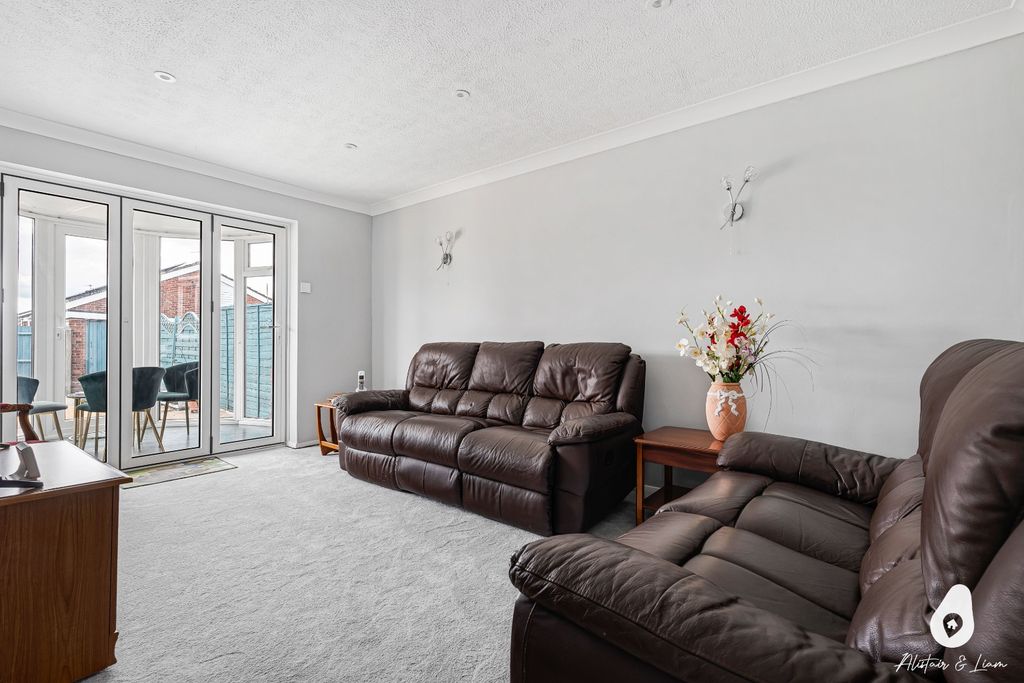 Property photo 3 of 14 5387133